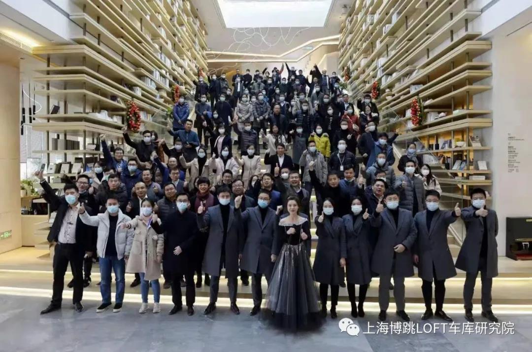 合肥全国一百多人在华侨城汉口道6号参观研讨LOFT专利车库技术！